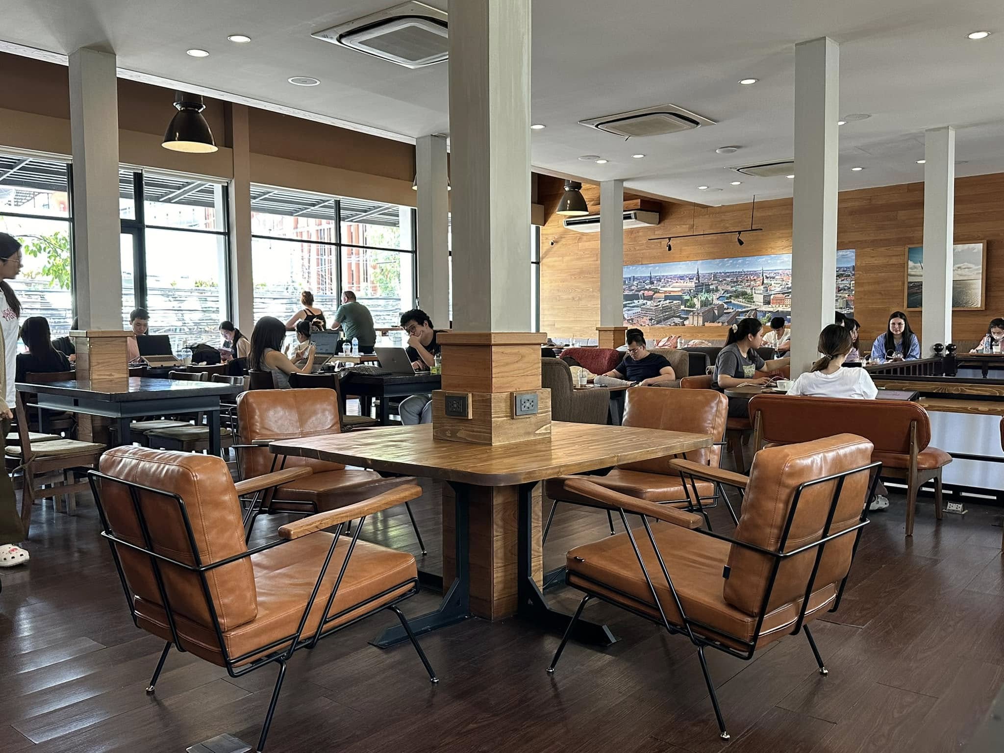 Oasis coffee สาขา รางน้ำ